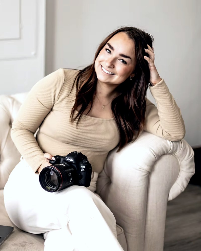 Ava Thiewes, Lead Photographer at Harris Studios